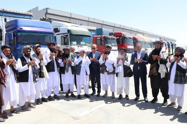 طالبانو ازبکستان ته ۴۰۰۰ متره مربع مرمر ډبرې ډالۍ کړې