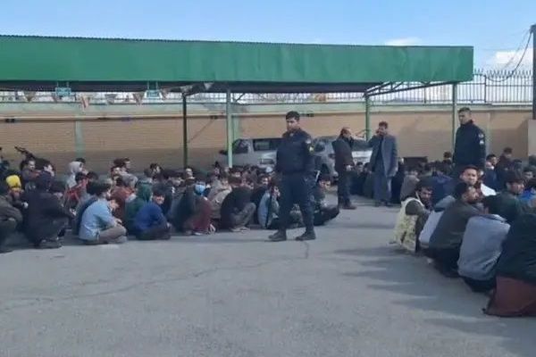 Nearly 1,500 Afghan Migrants Return From Iran In Single Day