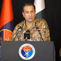 د پاکستان د پوځ ویاند: افغان قاچاق وړونکي د افغانستان په سیاست کې لاسوهنه کوي