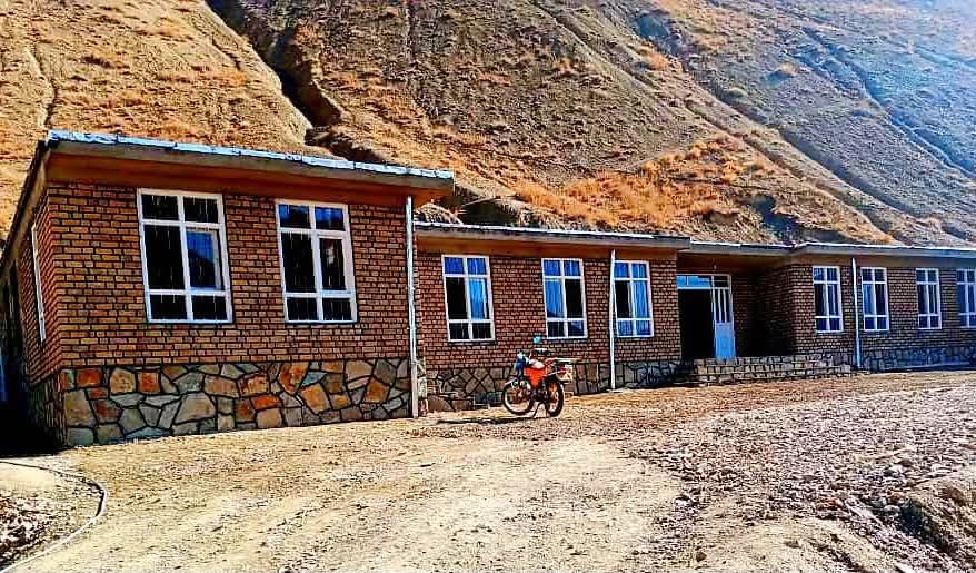 مردم ولسوالی اشترلی دایکندی با هزینه شخصی خود مکتب ساختند