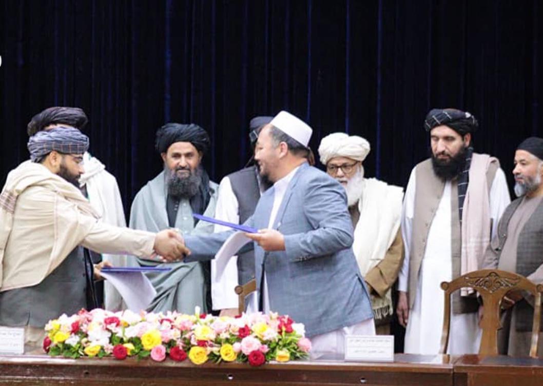 ذبیح الله مجاهد: د څلورو میلیارډو افغانیو په ارزښت به د څو مهمو پروژو قراردادونه لاسلیک شي