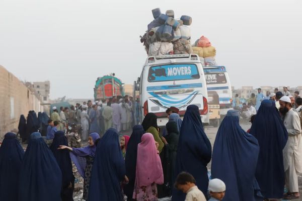 More Than 800 Afghan Migrant Families Return From Pakistan, Iran, Say Taliban