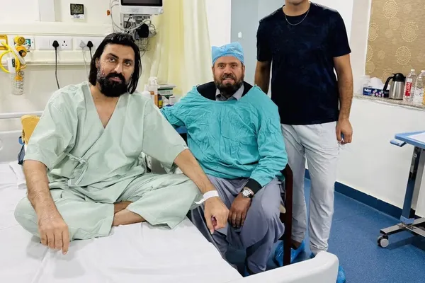 شاپور ځدراڼ د نوي ډیلي د یوه روغتون د شدیدې پاملرنې په څانګه کې تر درملنې لاندې دی