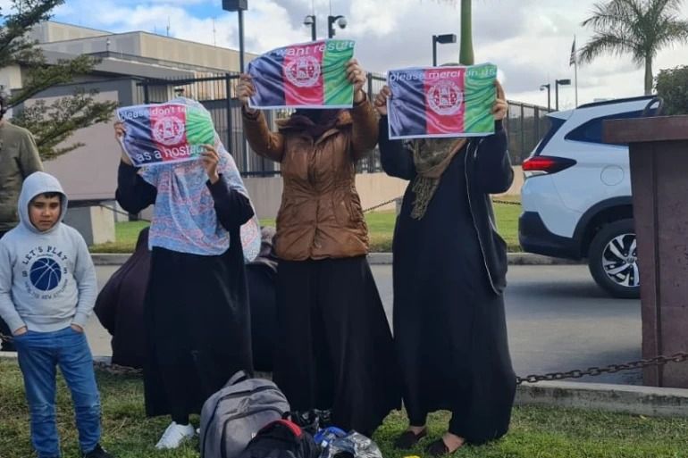 پناهندگان افغان در برابر سفارت امریکا در ماداگاسکار تظاهرات کردند