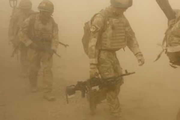 بريطانيا تعتقل ضابطين من قواتها الخاصة بتهمة القتل العمد في أفغانستان