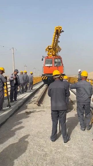 د ازبکستان د ټرانسپورټ وزارت: د ټرانس ـ افغان ریل پټلۍ پروژه د مطالعې کار پیل شوی