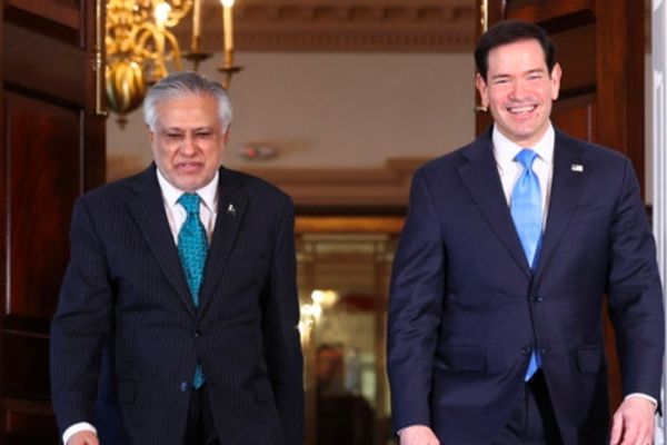 Pakistani & US Foreign Ministers Discuss Afghanistan