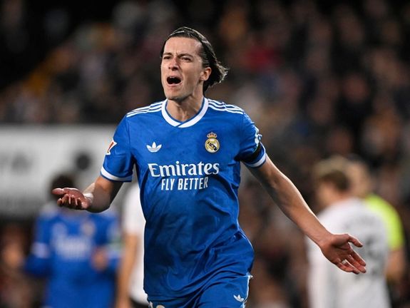 رئال مادرید با پیروزی در خانه والنسیا، فاصله یک امتیازی خود را با بارسلونا حفظ کرد