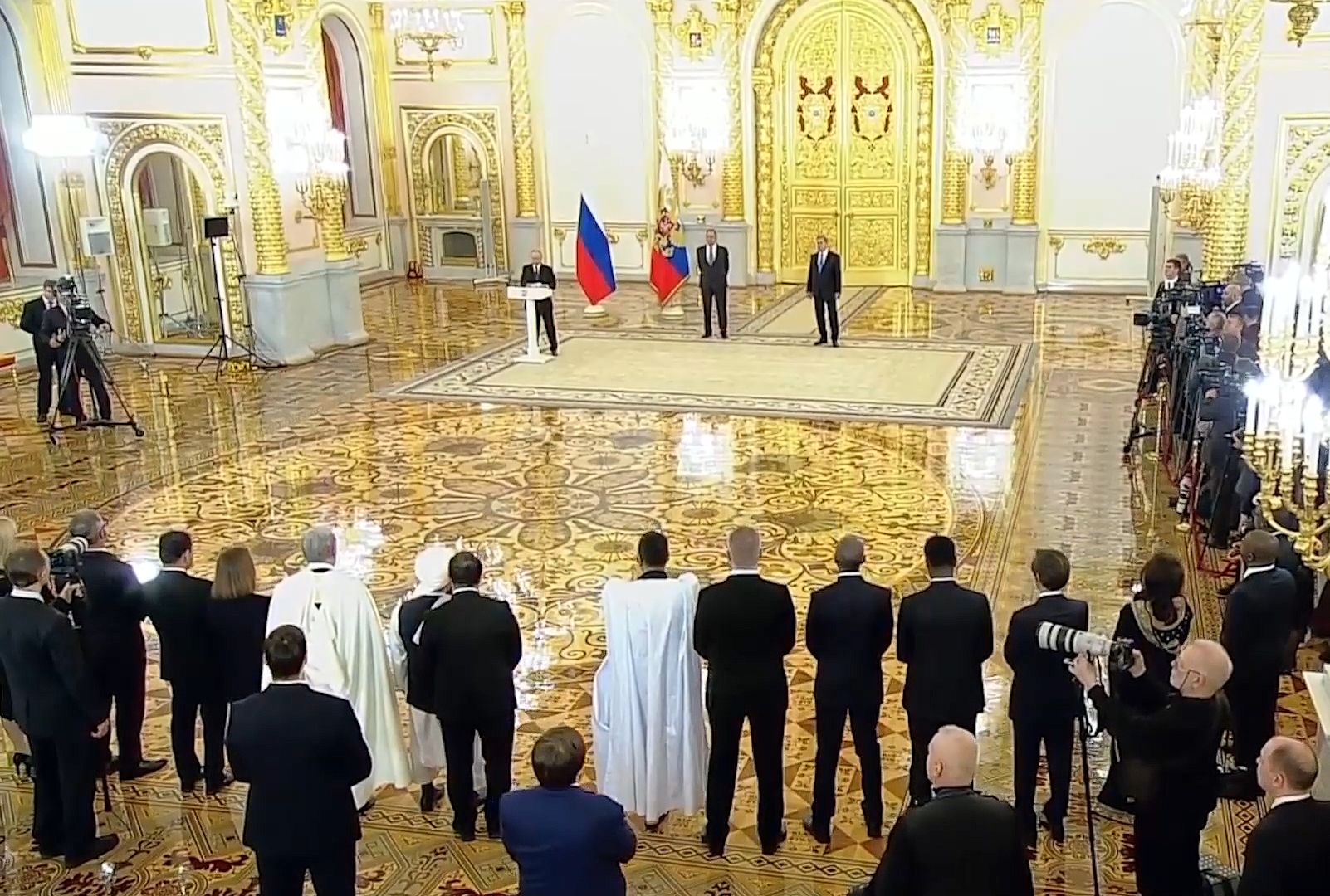 ولادیمیر پوتین: روسیه غواړي افغانستان له جګړې، ترهګرۍ او د مخدره موادو له قاچاق پاک وي