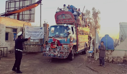 د طالبانو کډوالو وزارت: له پاکستان او ایرانه نږدې ۲۰۰۰ افغان کډوال راستانه کړل شوي