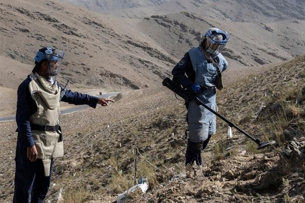 ملګري ملتونه: په افغانستان کې هره میاشت د چاودېدونکو توکو له امله ۵۴ کسان وژل کېږي