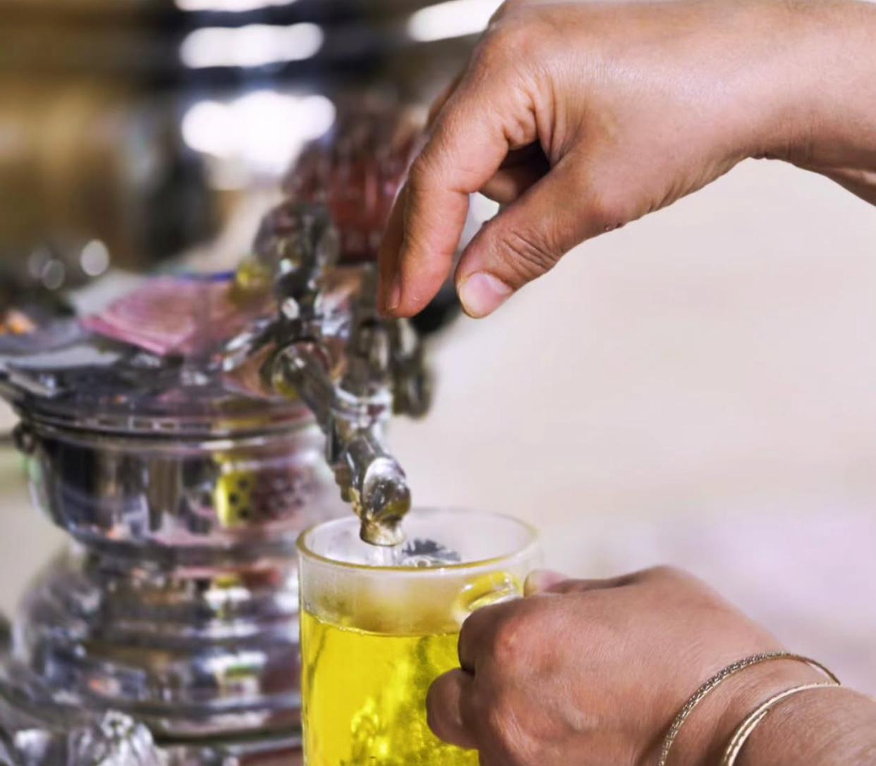 جمهوری اسلامی کافه "خانه کابل" را پلمب کرد