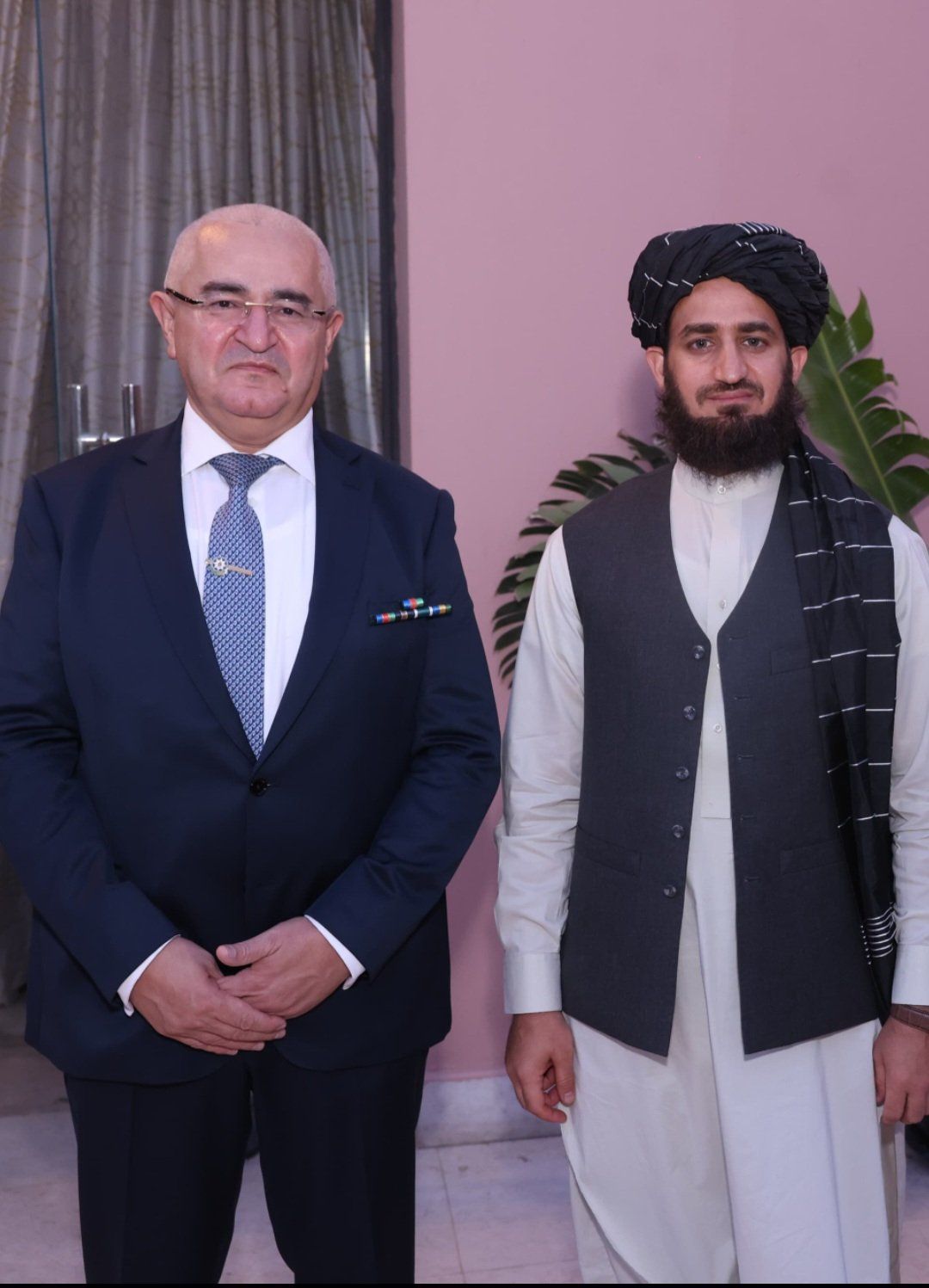 په مصر کې طالبانو او اذربایجاني چارواکو د دواړو هېوادونو د اړیکو پر پیاوړتیا خبرې کړي