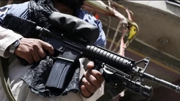 سي إن إن: أسلحة الجيش الأفغاني السابق تعرقل الاستثمارات الأميركية في باكستان