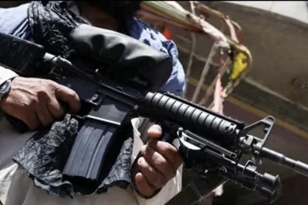 سي إن إن: أسلحة الجيش الأفغاني السابق تعرقل الاستثمارات الأميركية في باكستان