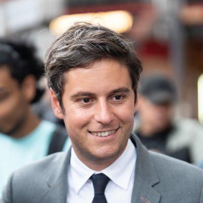 رئیسجمهور فرانسه استعفای نخستوزیر را نپذیرفت