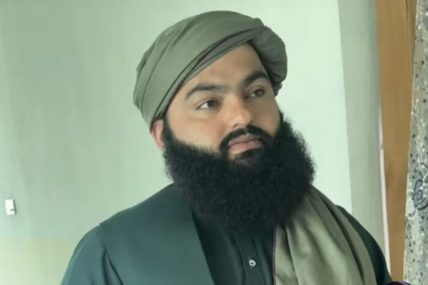 "ذا صن": لاجئ أفغاني فرّ من طالبان يروّج لدعم مالي لجماعات إرهابية