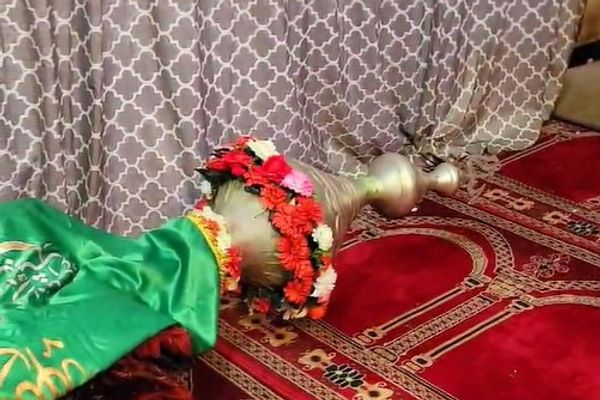 طالبان با بستن مسیرهای منتهی به زیارت سخی، مانع افراشتن علم نوروزی در کابل شد