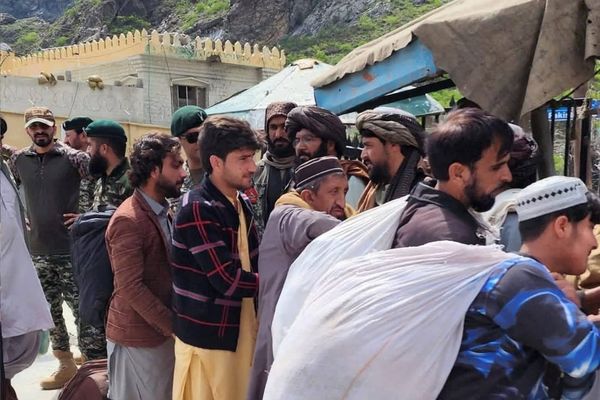 پاکستان ۱۱ افغان بندیان طالبانو ته سپارلي او ۱۵۷ نور یې لنډي کوټل مرکز ته انتقال کړي دي