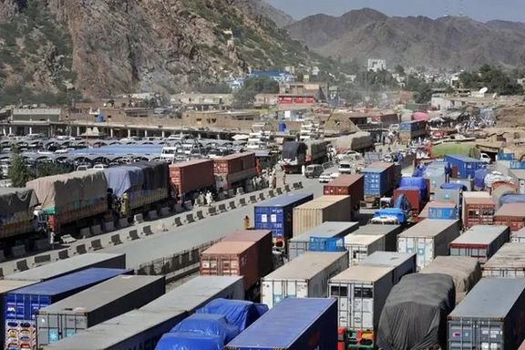 پاکستاني سوداګر وایي چې له افغانستان سره تړلو لارو زیان وراړولی دی