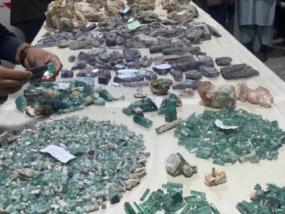 طالبانو په کونړ کې د ۲۲ مېلیونه افغانیو په ارزښت ګران بیه ډبرې پلورلې دي