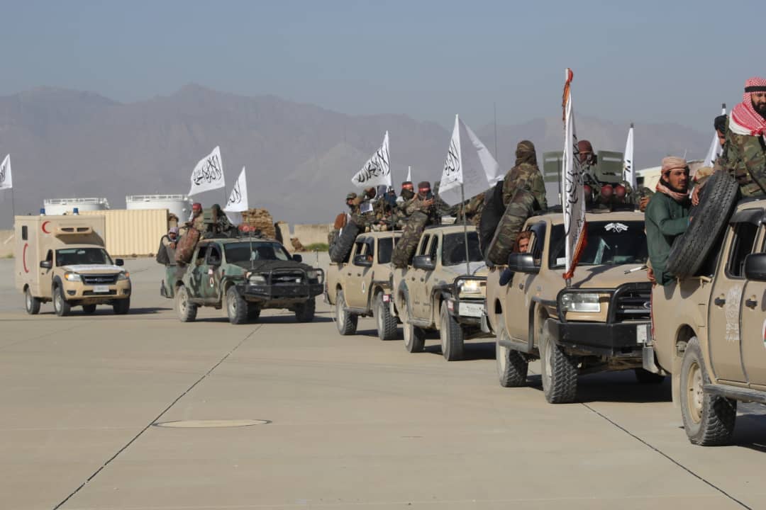 رژه نظامی با تجهیزات امریکا؛ طالبان می‌گوید خارجی‌ها همه امکانات‌شان را از افغانستان بردند