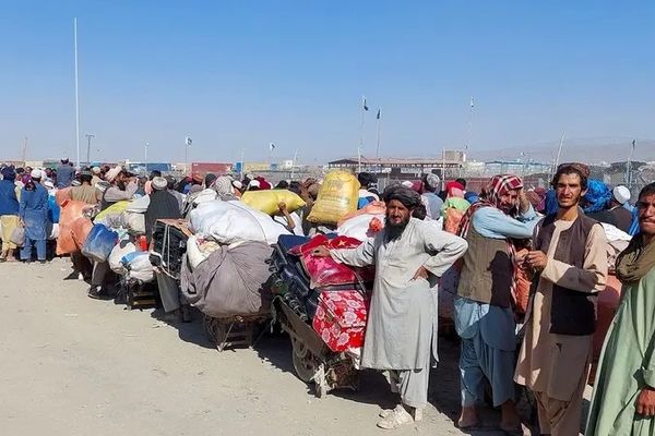 تېره ورځ ۶۲۴ کورنۍ له پاکستان او ایران نه افغانستان ته ستنې شوې