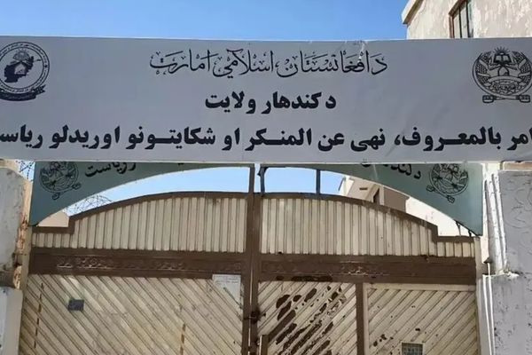 Taliban Orders New Restrictions on Journalists’ Attire in Kandahar