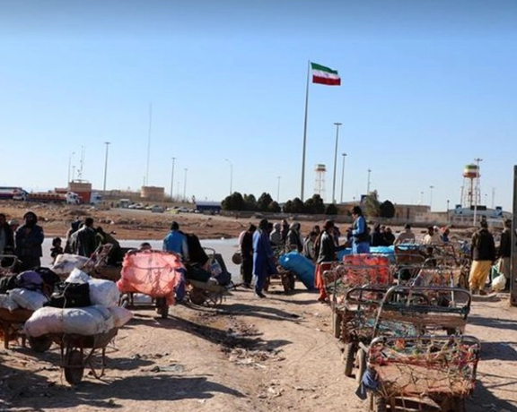 350,000 Afghan Migrants Deported to Afghanistan in 8 Months, Say Iranian Officials