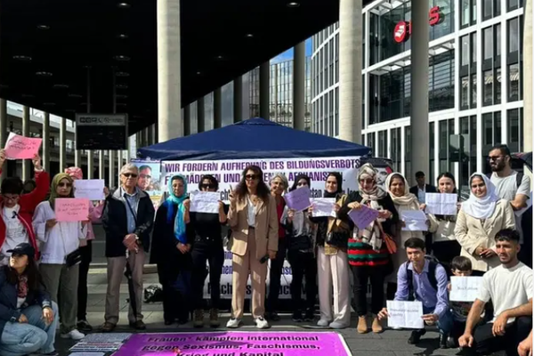 Afghan Protestors Call For Overthrowing of Taliban Rule in Afghanistan