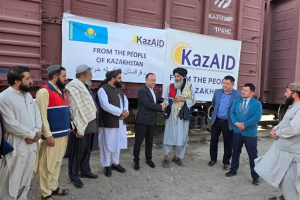 وصول شحنة مساعدات إنسانية كازاخستانية إلى ولاية هرات