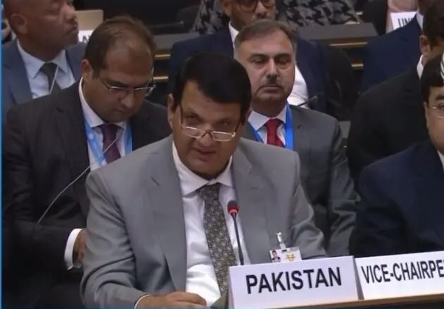 پاکستان له نړۍوالې ټولنې غوښتي چې د افغان کډوالو په بېرته ستنولو کې ورسره مرسته وکړي