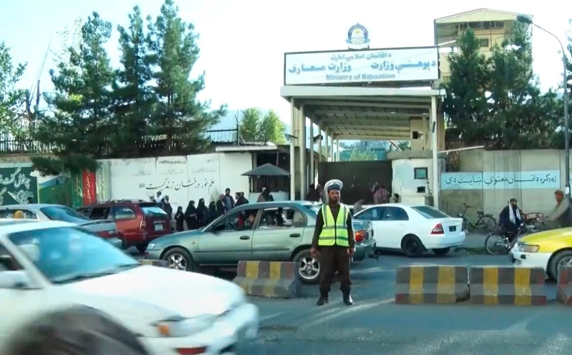 کابل مېشتی: طالبان د پوهنې وزارت په دولتي بستونو کې خپل خپلوان ګوماري
