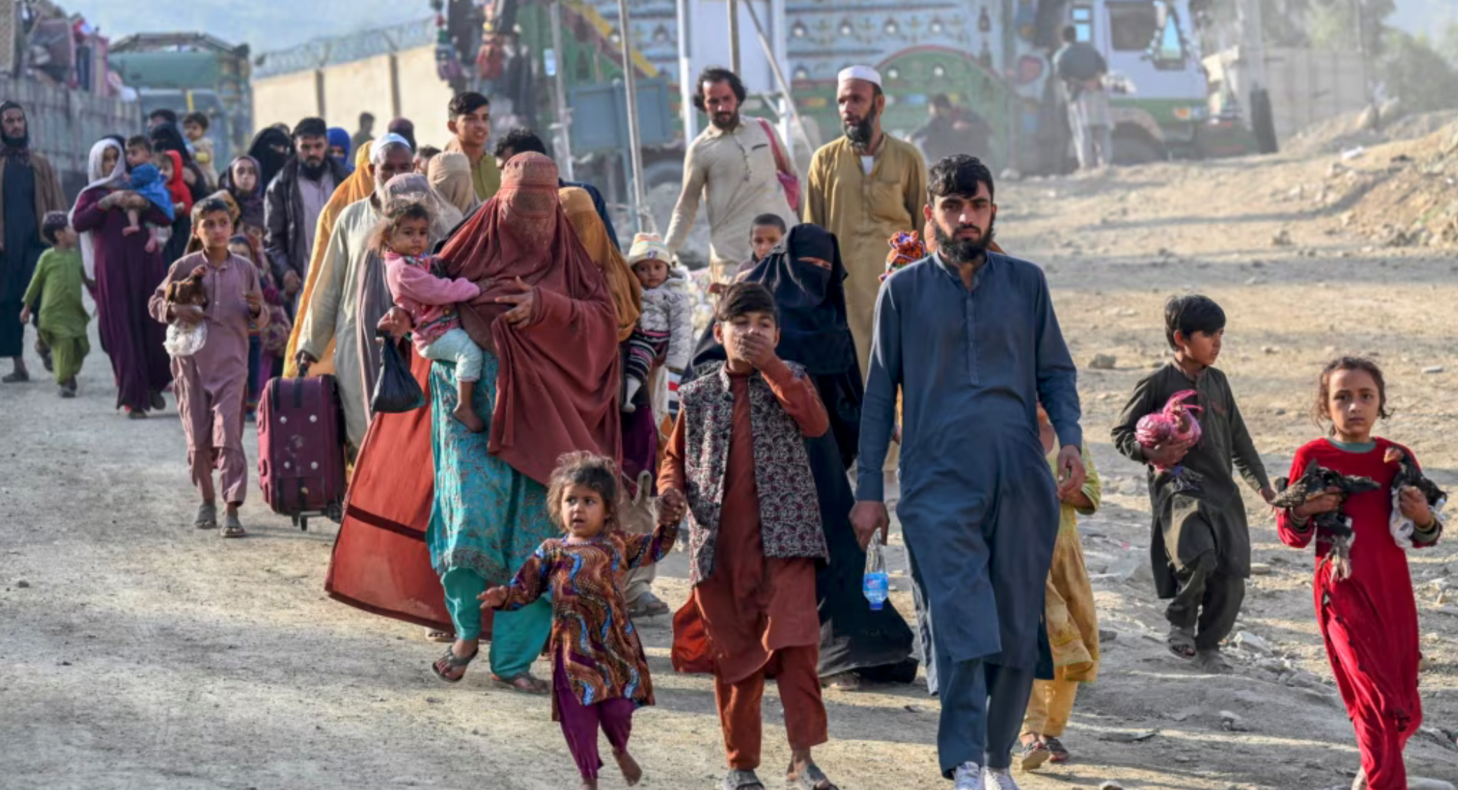 له پاکستان او ایران څخه یوازې پرون تر ۳۷۰۰ ډېر کډوال افغانستان ته په جبر استول شوي دي