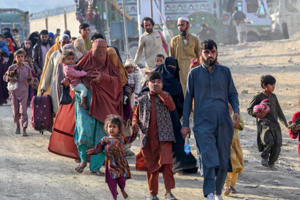 له پاکستان او ایران څخه یوازې پرون تر ۳۷۰۰ ډېر کډوال افغانستان ته په جبر استول شوي دي