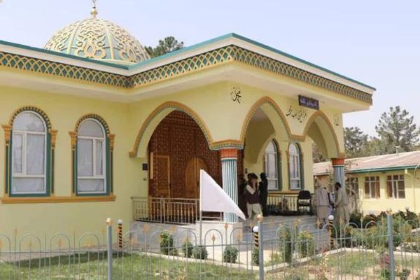 طالبانو د بلخ د یوې سیمه ییزې ادارې په انګړ کې د ۶ میلیونه افغانیو په لګښت جومات جوړ کړ