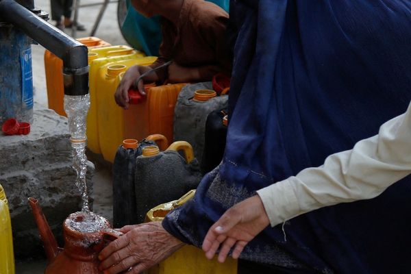 زنان افغان در 'خط مقدم' بحران آب قرار دارند