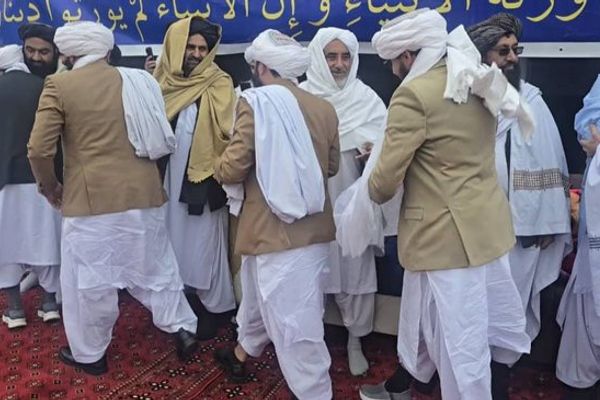 ملا عبدالغني برادر: موازي سیاسي جریانونه، ګواښونکي اعمال او مخالف جهتونه له منځه تللي