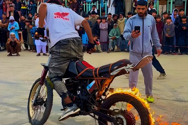 جشنواره «گل لاله» در بلخ؛ نمایش مهارتهای ورزشکاران در چندین رشته