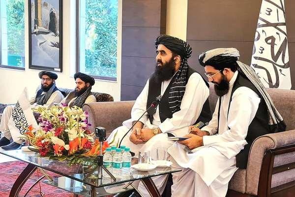 امیرخان متقي: هند کې افغان سفارت د طالبانو د حکومت په لارښوونه فعالیت کوي