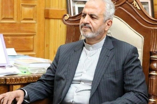 السفير الإيراني يدعو إلى تبادل القوى العاملة مع أفغانستان