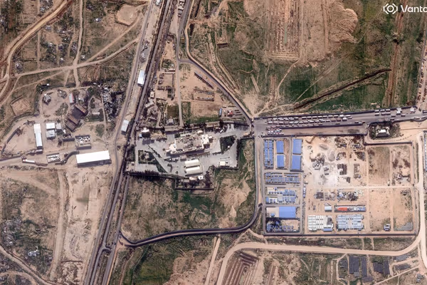 گذرگاه رفح پس از دو سال بهطور محدود برای خروج فلسطینیها باز شد