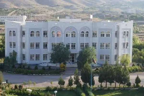 هرات کې یو محصل: طالبانو پوهنتون ته د غاښونو څانګې د لسګونه محصلینو د ورتګ مخه نیولې ده