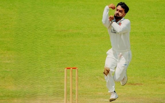 راشد خان در روز چهارم مسابقه بینالمللی تست بین تیمهای کریکت افغانستان و زیمباوه درخشید