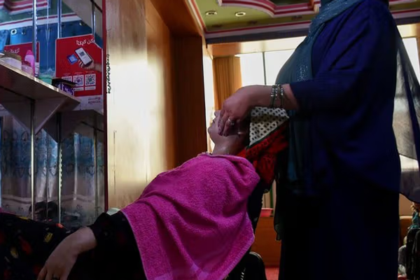 Taliban Raids Shut Down In-Home Beauty Salons in Kabul, Threatening Women With Arrest