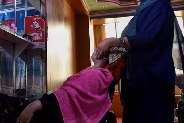 Taliban Raids Shut Down In-Home Beauty Salons in Kabul, Threatening Women With Arrest