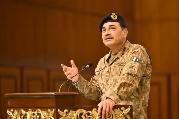 عاصم منیر: مونږ به د ټيټيپي او بلوڅ بېلتونپالو پر ضد عملیات تر بشپړې بریا روان وساتو