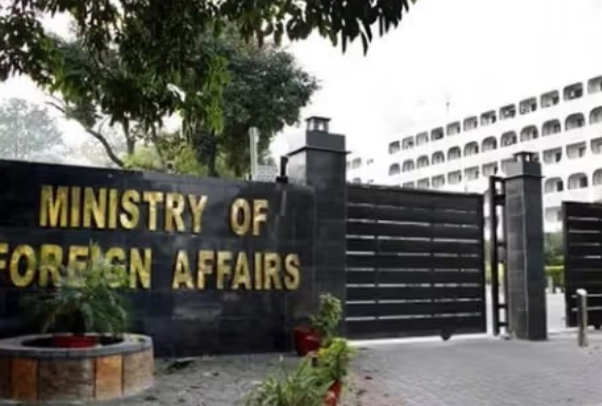 باكستان تستدعي دبلوماسياً من طالبان بعد هجوم باجور الانتحاري