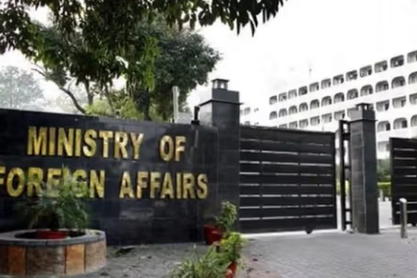 باكستان تستدعي دبلوماسياً من طالبان بعد هجوم باجور الانتحاري