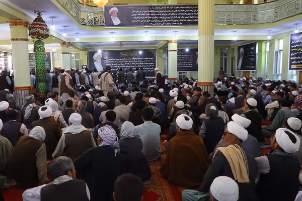 د سراج الدین حقاني استازو د ایت الله فیاض د فاتحې په مراسمو کې ګډون کړی